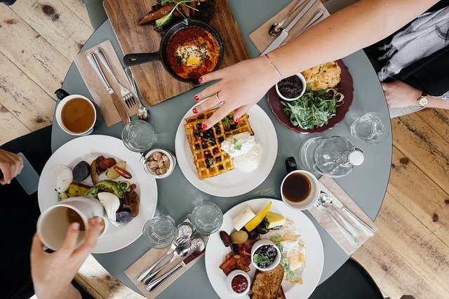 Właściciele restauracji szukają sposobów na podwyżki cen gazu i prądu