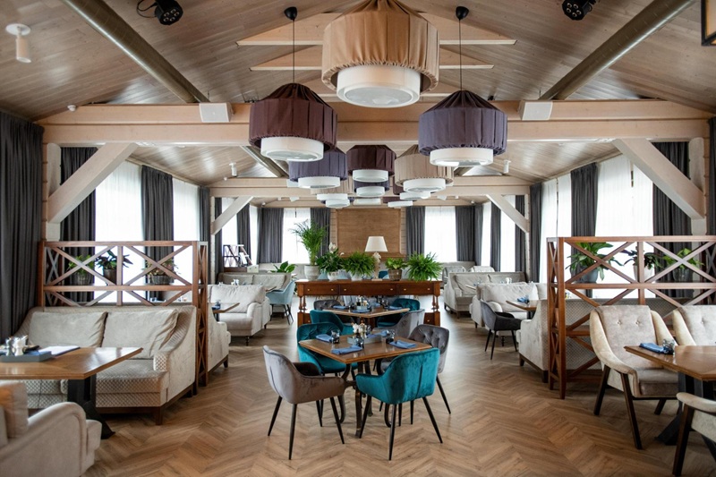 Sezon ogródkowy tuż-tuż. Jak przygotować restaurację na szczyt sezonu?