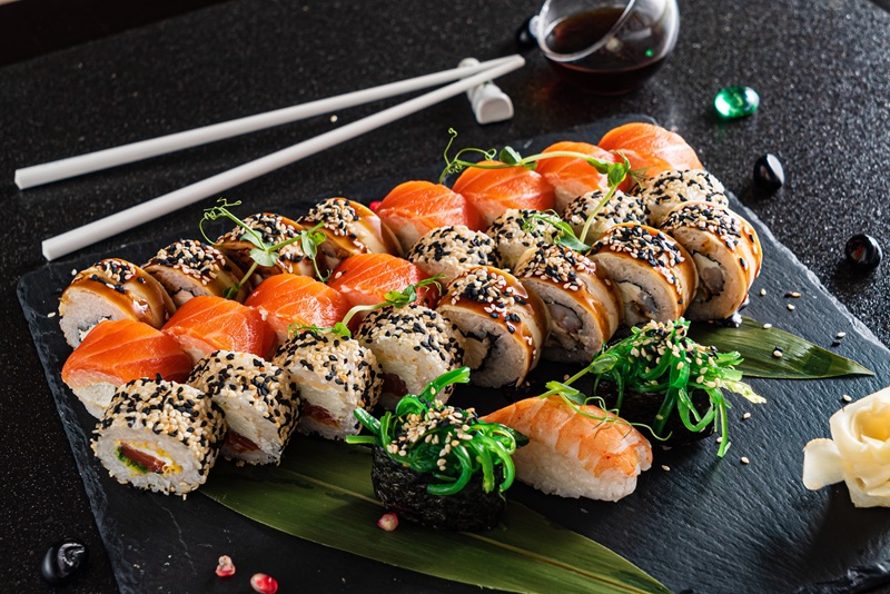 Sushi: azjatycki fenomen na Twoim stole